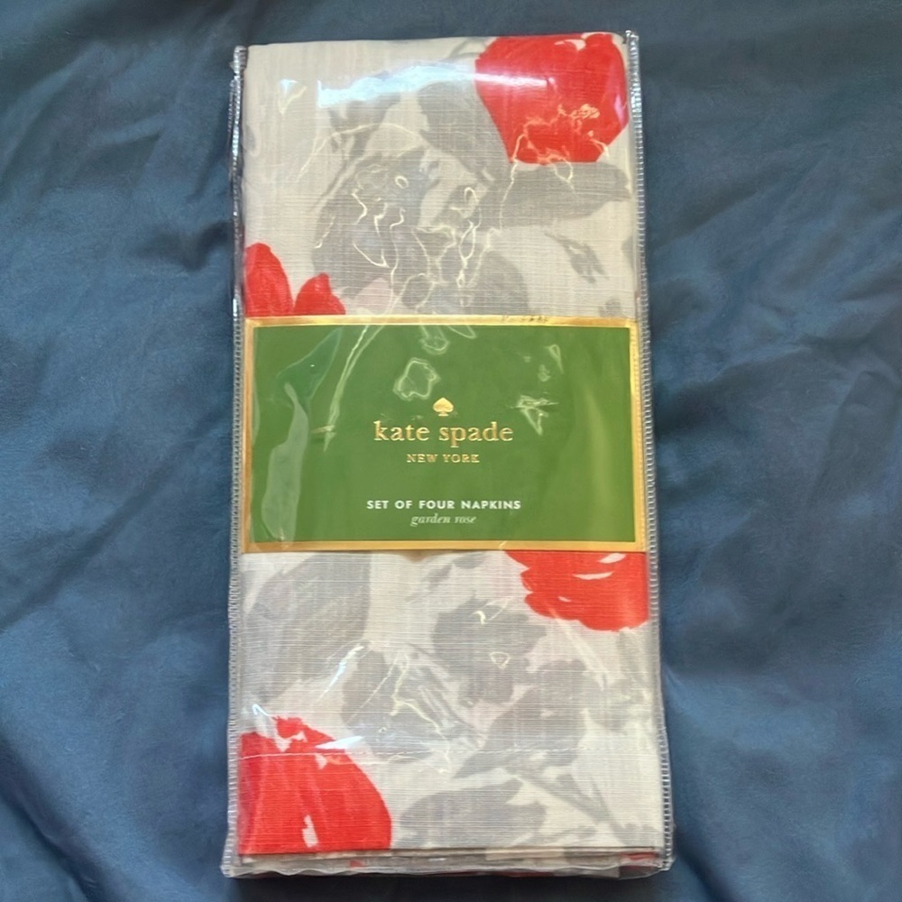 Kate Spade: Garden Rose Floral Napkins- set of 4- 100% cotton- 20”x20”